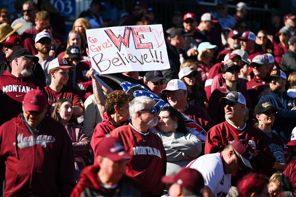 MontanaGrizFB's tweet photo. Griz Nation out in force! https://t.co/lmsGig1Cxi
