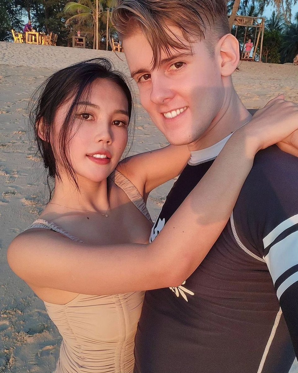 wmaf_couples's tweet photo. WMAF couple # 114 - Dutch π³π± and South Korean π°π·
#wmaf #whitemaleasianfemale #interracial #interracialcouple #internationalcouple #afwm #wmaw #internationallove #whiteguysasiangirls #whiteguy #asiangirl #dutch #dutchman #dutchguy #korean #koreangirl #couple #married #cute #fyp https://t.co/33agreQNrY