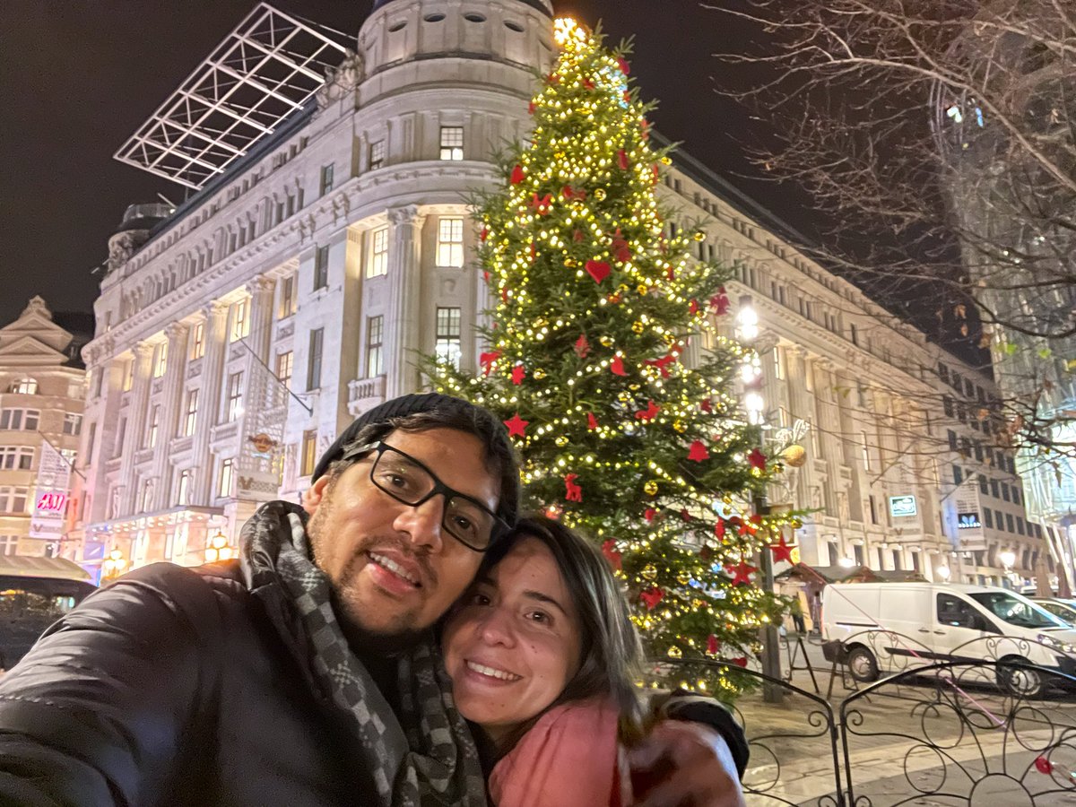 CamiloArzuaga's tweet photo. Boldog Karácsonyt, #Budapest #Forralt bor https://t.co/JXXTmNhJS7