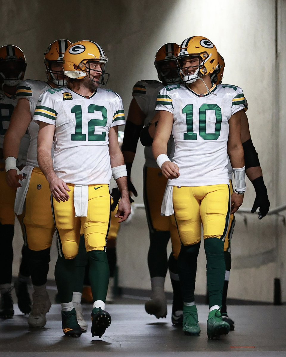 BleacherReport's tweet image. Packers are headed to the playoffs in Jordan Love&apos;s first season 🧀