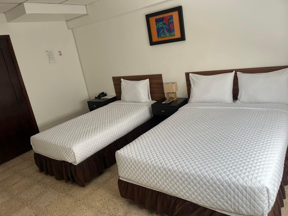 maiteveraes's tweet photo. Hola, me pueden ayudar compartiendo? 
Hospedaje en Manta, $30 por persona incluido desayuno, excelente ubicación (centro de Manta), de aplican descuentos para grupos y empresas. 
Más información: 096 957 7036 y 0985119342 
Les agradezco de antemano :) https://t.co/eqAnzOeBQV