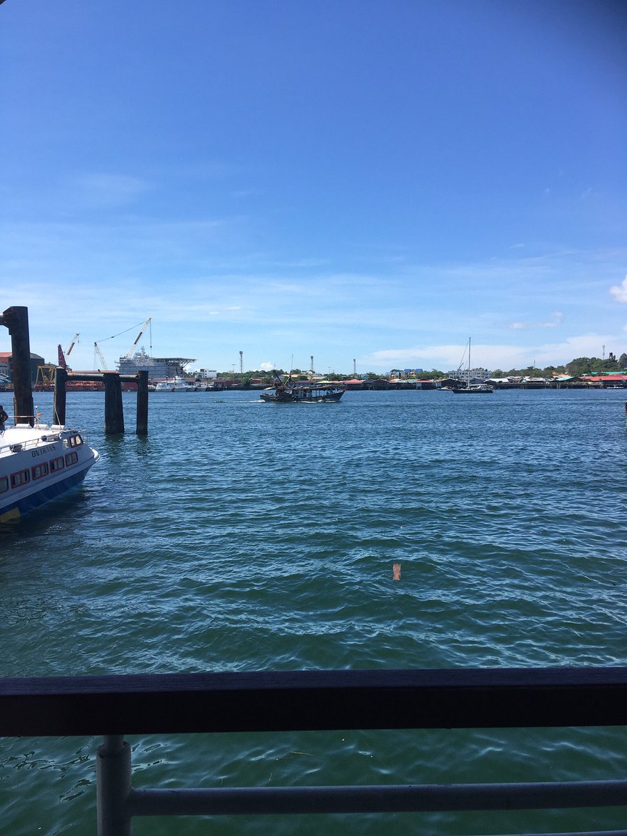 AmyHeidi's tweet photo. A last minute unplanned mid-week getaway to an island an hour away from Brunei by ferry. So last minute that I booked accommodations while waiting to embark on said ferry. A well worth impromptu trip. https://t.co/qGSnKUeKt5