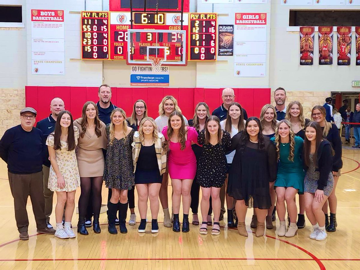 Thank you to the coaches and players at @LewisSoftball for putting on an amazing camp yesterday! Followed that up with receiving our state runner up rings @AHS59erSoftball @nwisoxfastpitch @CoastRecruits