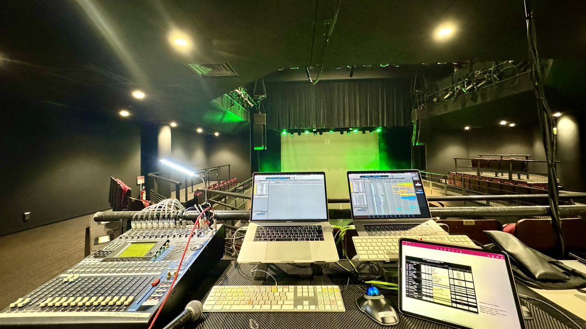 team_emi2's tweet photo. 今年も変わらずフリーランスで活動して行くので色々依頼請て現場へ行こうとおもいます。
さて今年はどうやって販路を広げますかね。

#Manipulator
#PlaybackEngineer https://t.co/0WBmHN5oQu