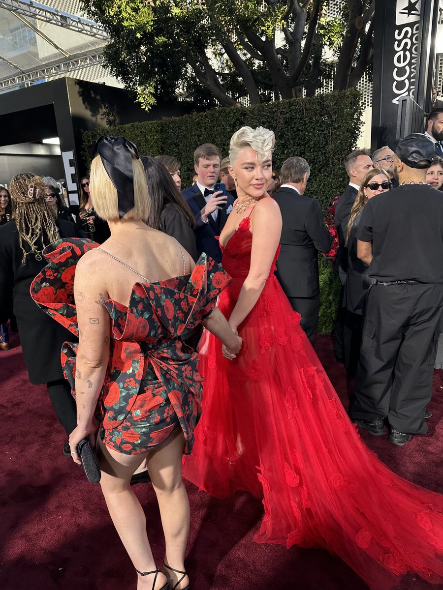goldwingpugh_'s tweet photo. OHHHHH MY GOD FLORENCE PUGH !!!!!! #GoldenGlobes https://t.co/CyfUfmfAMy