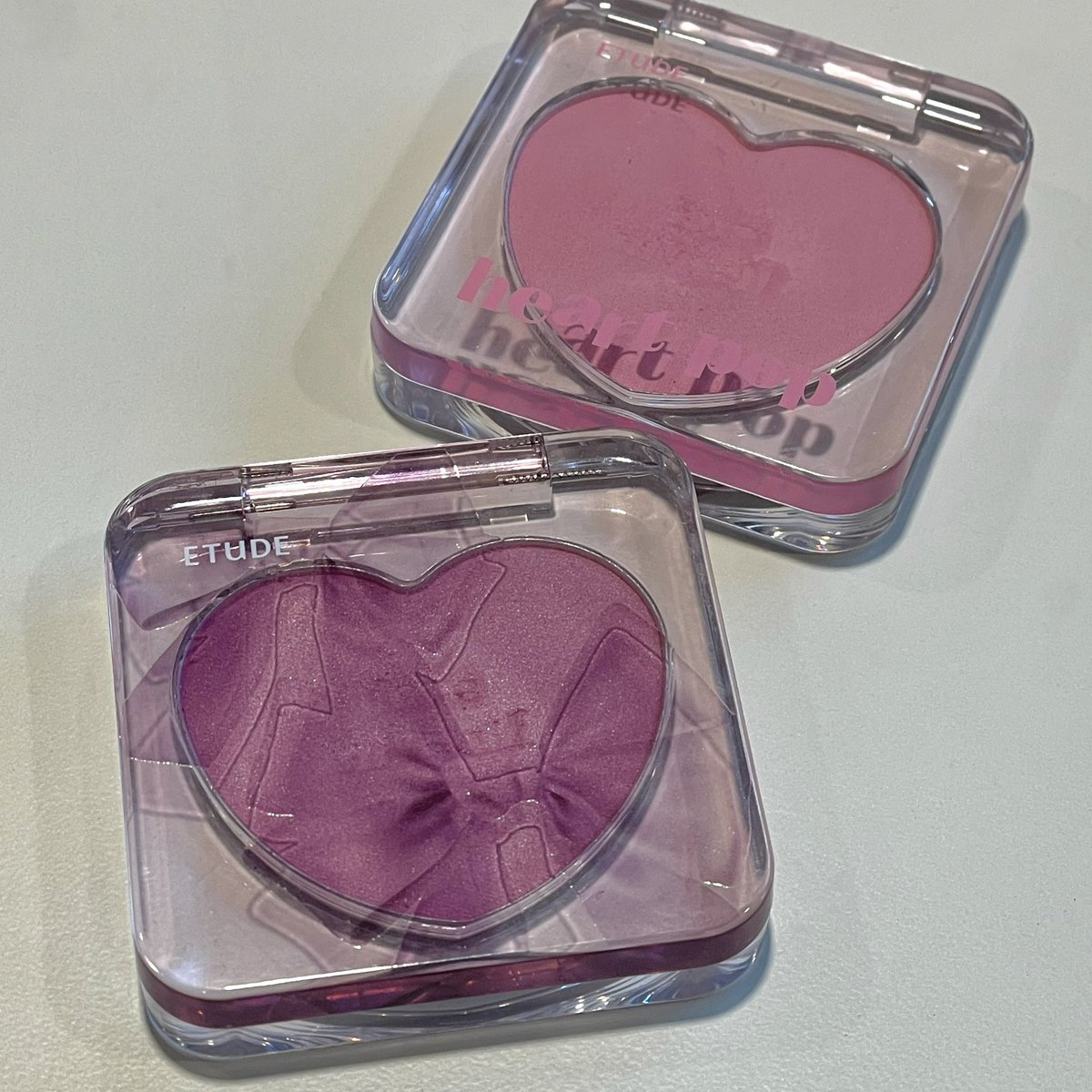 오래 기다리셨습니다.. 도아짱에게 물어보느라 시간이 좀 걸렸어요‧⁺◟( ᵒ̴̶̷̥ ·̫ ᵒ̴̶̷̣ ) 🫶✨

✔️도아 블러셔 정보
에뛰드 하트팝 블러셔 ‘오로라 샹들리에’와 
‘스퀴즈 베리‘ 두개를 섞어서 발랐다고 해요💗