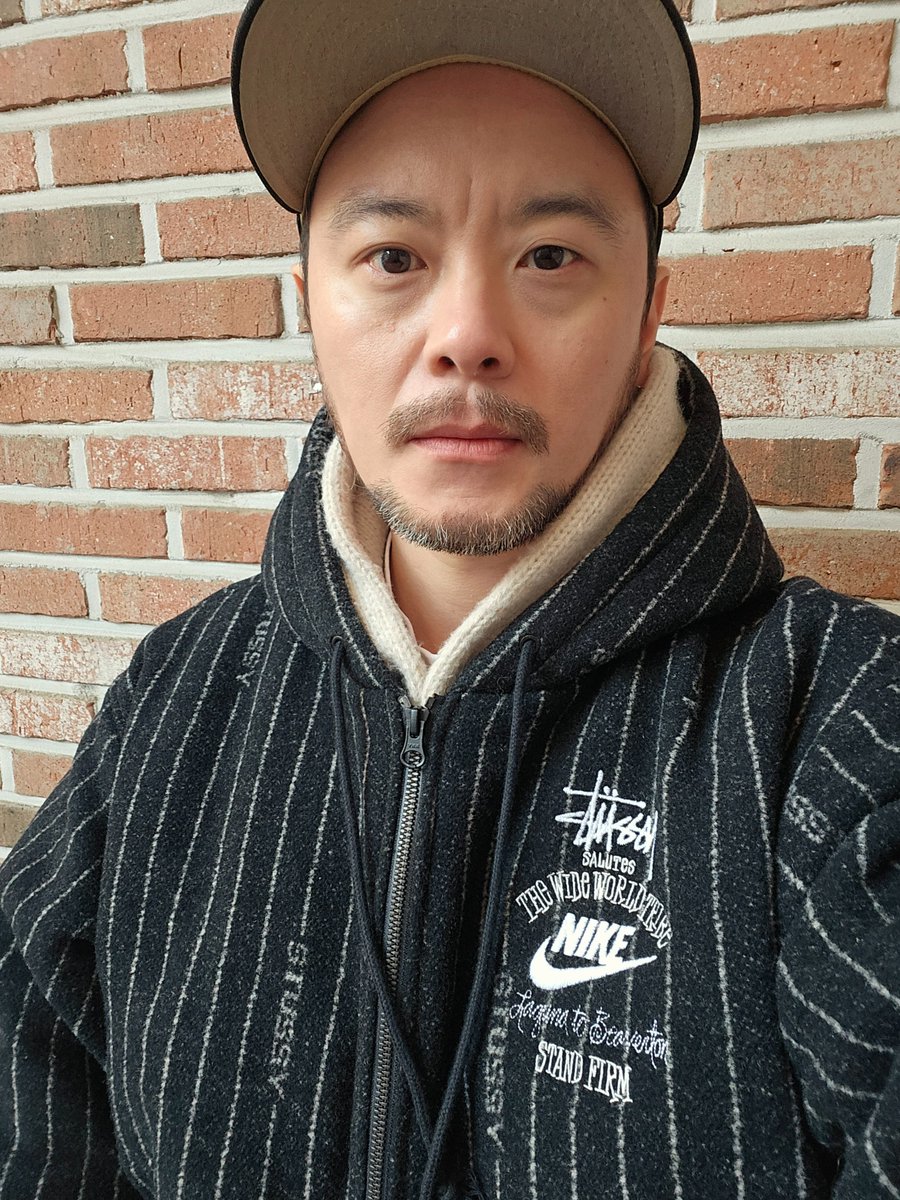 kornno8282's tweet photo. 워메 춥다 추워ㅎㄷㄷ
#newera #fearofgod #nike #stussy #nikestussy #essentials #essentialshoodie #nikestussywooljacket #nikestussywoolpants #uptempo #뉴에라 #피어오브갓 #나이키 #스투시 #나이키스투시 #나투시 #나이키스투시울자켓 #나이키스투시울팬츠 #업템포 #에센셜 #에센셜후드 https://t.co/iQoqe1P2Qk