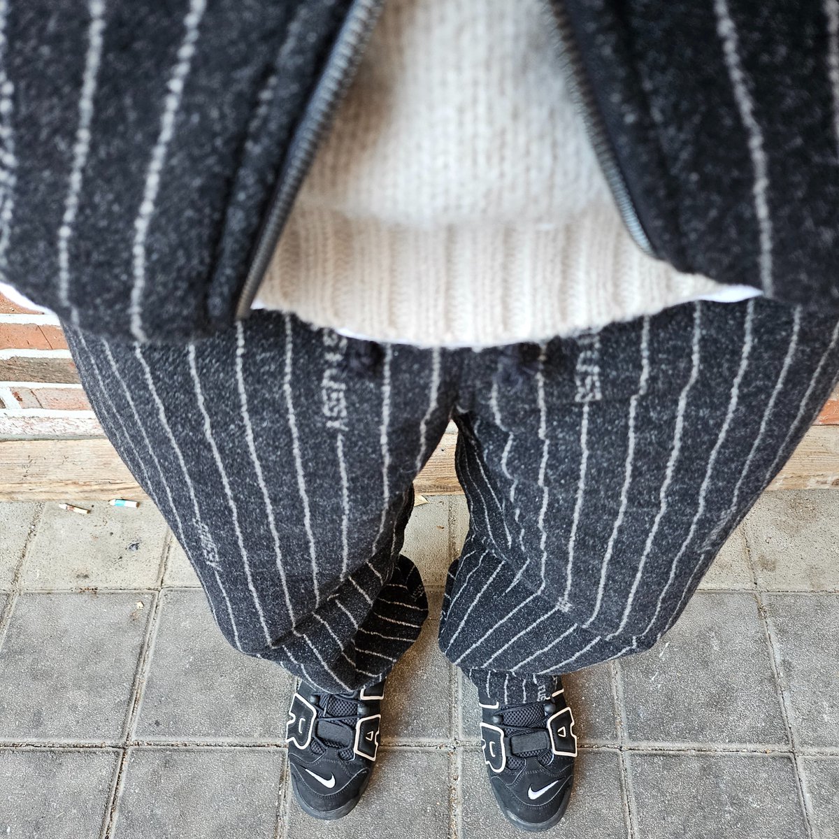 kornno8282's tweet photo. 워메 춥다 추워ㅎㄷㄷ
#newera #fearofgod #nike #stussy #nikestussy #essentials #essentialshoodie #nikestussywooljacket #nikestussywoolpants #uptempo #뉴에라 #피어오브갓 #나이키 #스투시 #나이키스투시 #나투시 #나이키스투시울자켓 #나이키스투시울팬츠 #업템포 #에센셜 #에센셜후드 https://t.co/iQoqe1P2Qk
