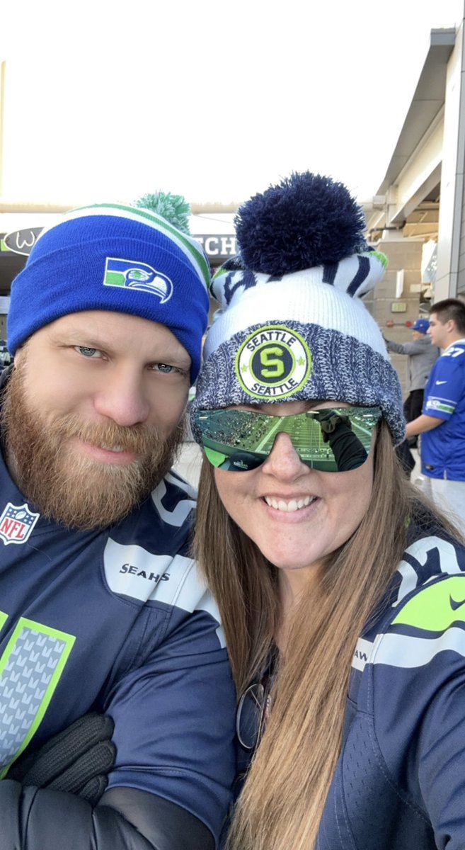 Potter33kelley's tweet photo. Seahawks, thank you for a fun season I had a blast cheering you on at every single home game and watching every away game. Onward and upward #gohawks #kjallday #Seahawks https://t.co/TzVbyBYWZq