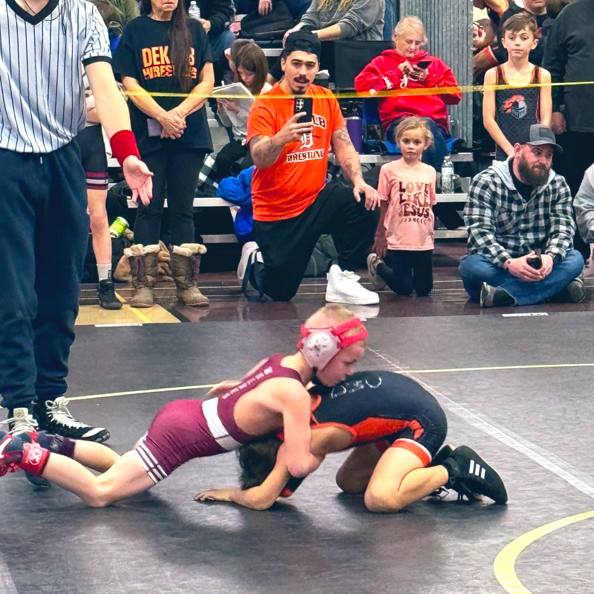 Wolves_WC's tweet image. Wolves wrestlers dominated The Good Guys Tournament with sheer skill and determination! 🤼‍♂️🔥 Unleashing their full potential, they left a memorable mark on the mats. 🏆
 #WolvesWrestling #GoodGuysTournament #jrwolves #ikwf #crystallake #prairieridge #prairieridgewolves