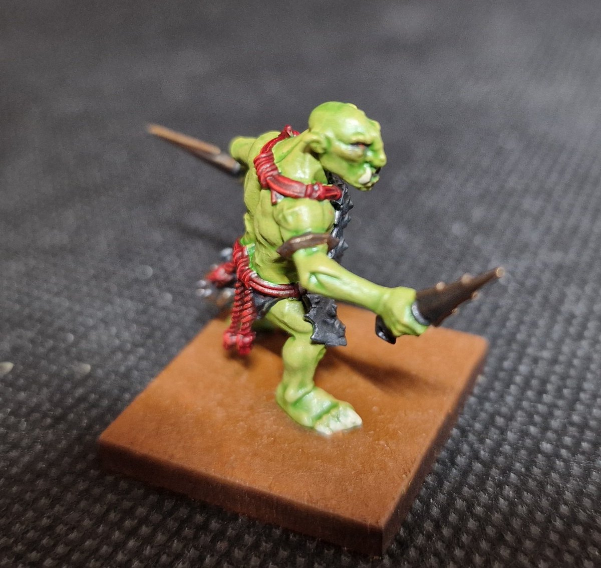 quina2525's tweet photo. Wee tester for my hobgoblin (proxy goblin warriors) unit. Sneaky stabba 

#WarhammerTheOldWorld #orcsandgoblins #warhammerfantasy #warmongers #squarebased #squarebassed #hobgoblin https://t.co/LEOUbtCfur