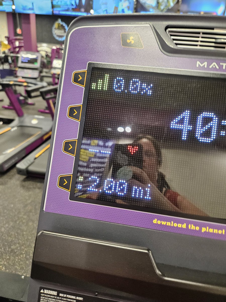 TDaven01's tweet image. Keeping up the "mile a day for January" momentum going...Thank you Sheca Rhoden for coming and walking the mill with me..🫶✨️💪🏋️‍♀️🙌 #PlanetFitnessManchester #WalkForGod #RunForGod #ForRealBesFran #SlowAndSteady #DaySeven