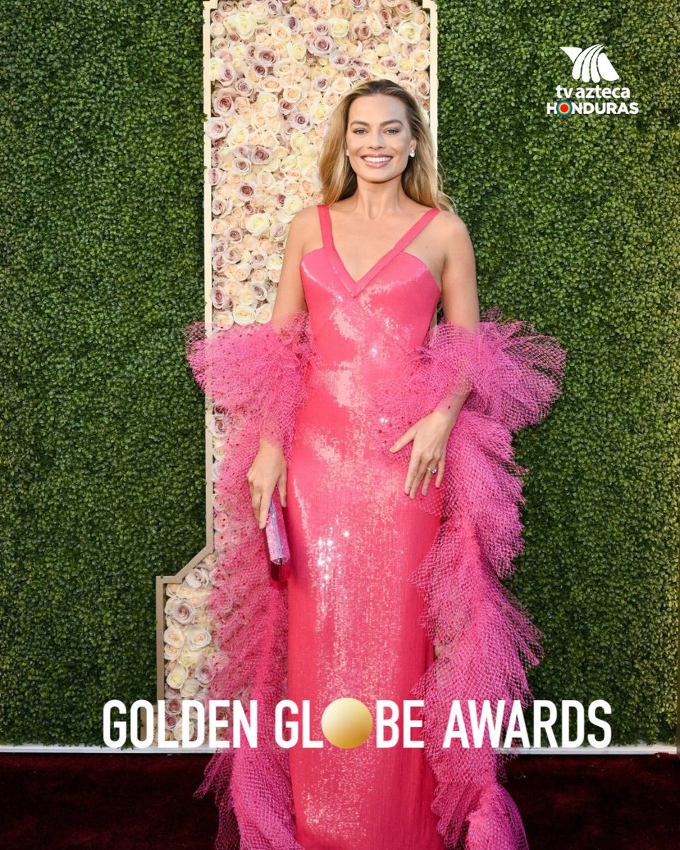 aztecahonduras's tweet photo. #LosGoldenPorTVAH Total Pink y luce fabulosa, Robbie llega a la alfombra de los #GoldenGlobes con un diseño inspirado en #BarbieSuperstar de 1977 haciendo honor a su película la más nominada en todas las categorías. Robbie está nominada a mejor actriz en largometraje musical. https://t.co/XnNMKSb3uh