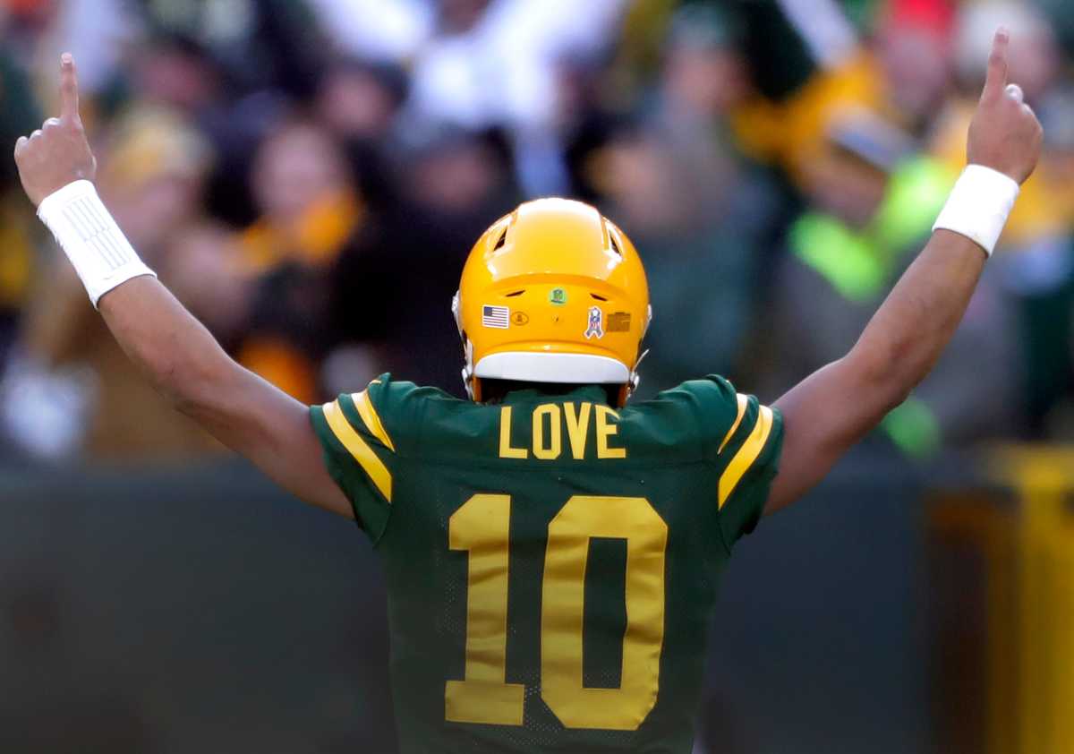 IKE_Packers's tweet image. Jordan Love's last 8 games

18 TD
1 INT

Put some respect on this man's name