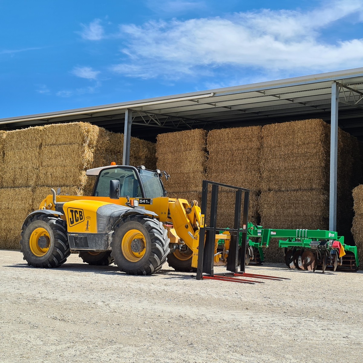 In the UK, today the 8th of January, is Plough Monday, the traditional start of the English agricultural year and the day that traditionally farmers head back to work after the New Year festivities. 🥂Is today the first day back on your farm? 🚜
