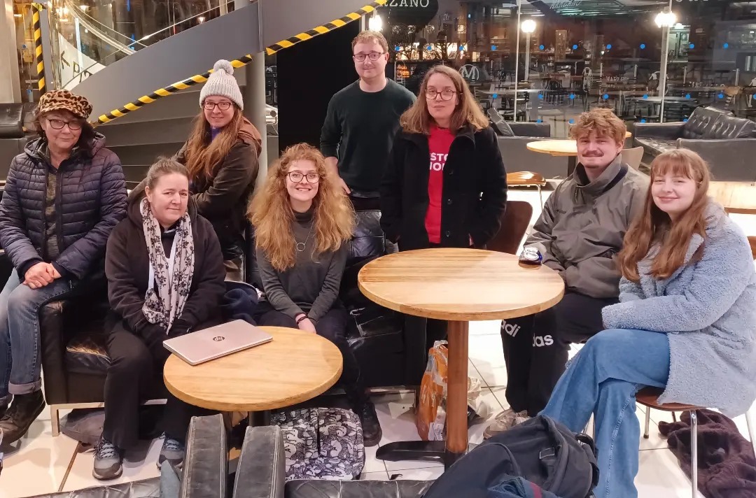 Sketches cast, let's go!
eventbrite.com/e/night-live-p…
#QueerFestNightLive
<a href="/QueerFest_Nor/">Queer Fest Norwich 🏳️‍🌈🏳️‍⚧️</a>