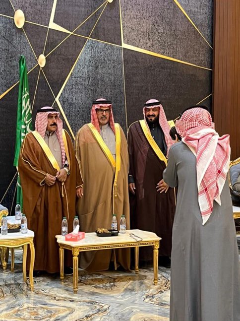 althnibat300's tweet photo. في ليلة من ليال الفرح 
احتفل العم ؛ 
مطير بن قطران مشعان الذنيب بزواج نجله ؛
{مـشاري }
وسط جمع لفيف من الأهل والأحبة والأصدقاء
متمنين لهم التوفيق وان يبارك الله لهم وعليهم . https://t.co/oShRNhubXg