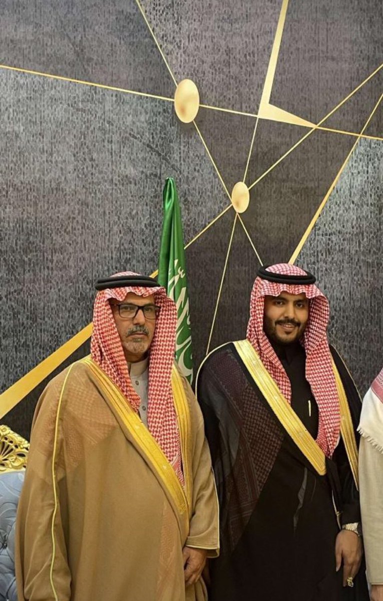 althnibat300's tweet photo. في ليلة من ليال الفرح 
احتفل العم ؛ 
مطير بن قطران مشعان الذنيب بزواج نجله ؛
{مـشاري }
وسط جمع لفيف من الأهل والأحبة والأصدقاء
متمنين لهم التوفيق وان يبارك الله لهم وعليهم . https://t.co/oShRNhubXg