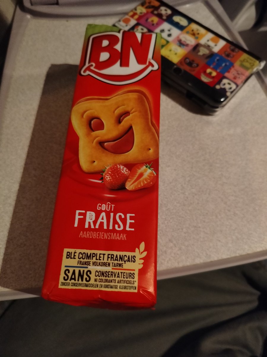pharampshini's tweet photo. j'ai des bn a la fraise mais egalement 33e au flamingoat je voulais top 32 mais je suis malheureusement pas assez fort aux video game mais au moins j'ai enfin réussi à faire un reverse 3-0 https://t.co/RawWUO5BvQ