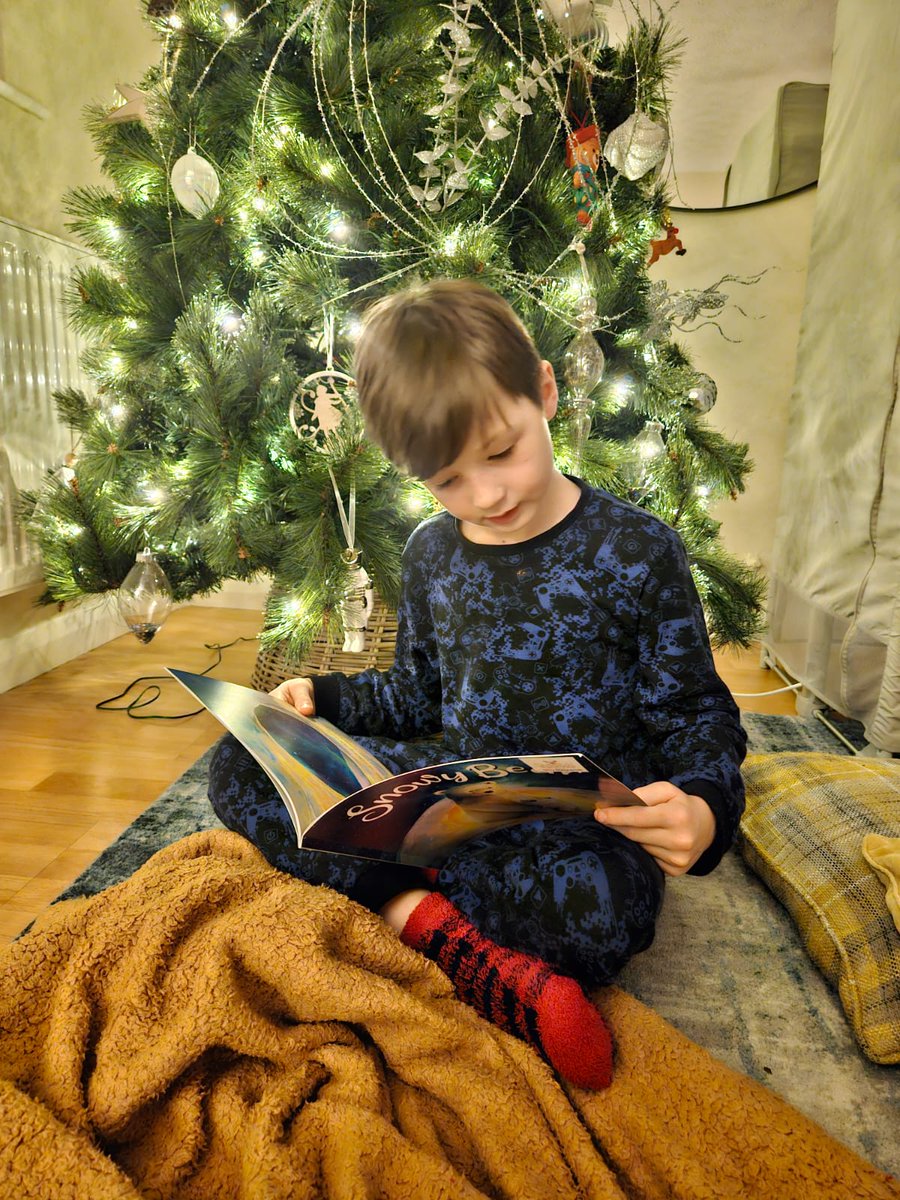 awesome_tabby's tweet photo. @StJamesCEsth Noah has really enjoyed the #WinterReadingChallenge ππ https://t.co/DzzfEaN6sL