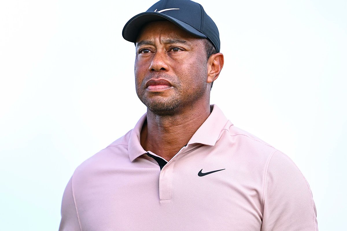 SBRadio's tweet photo. An anonymous source tells me the chances of Tiger Woods parting ways with #Nike is greater than ever. The most likely landing spot for Tiger is @on_running in a deal that would see Tiger take an equity stake. Roger Federer left Nike for an equity deal with @on_running in 2018. 👀 https://t.co/BCaEeaL2Ck