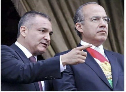 epigmenioibarra's tweet photo. Gritan histéricos los fanáticos de la derecha porque y me acusan de estar “obsesionado” como Felipe Calderón.

Mienten!

La exigencia de justicia no es una obsesión es un deber y no caduca con el tiempo. 

Ese infame debe pagar, con cárcel, todos sus crímenes. 

Si de acuerdo RT https://t.co/uSVQvXegVf