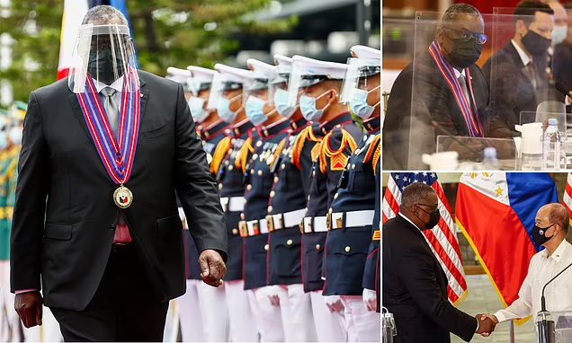 EndWokeness's tweet image. Defense Sec. Austin was hospitalized in the intensive care unit but did not inform Joe Biden or top WH officials for FOUR DAYS.

He didn’t even inform his Deputy Sec. Of Defense. She was on vacation. 

It is incredibly difficult to overstate how incompetent this administration…