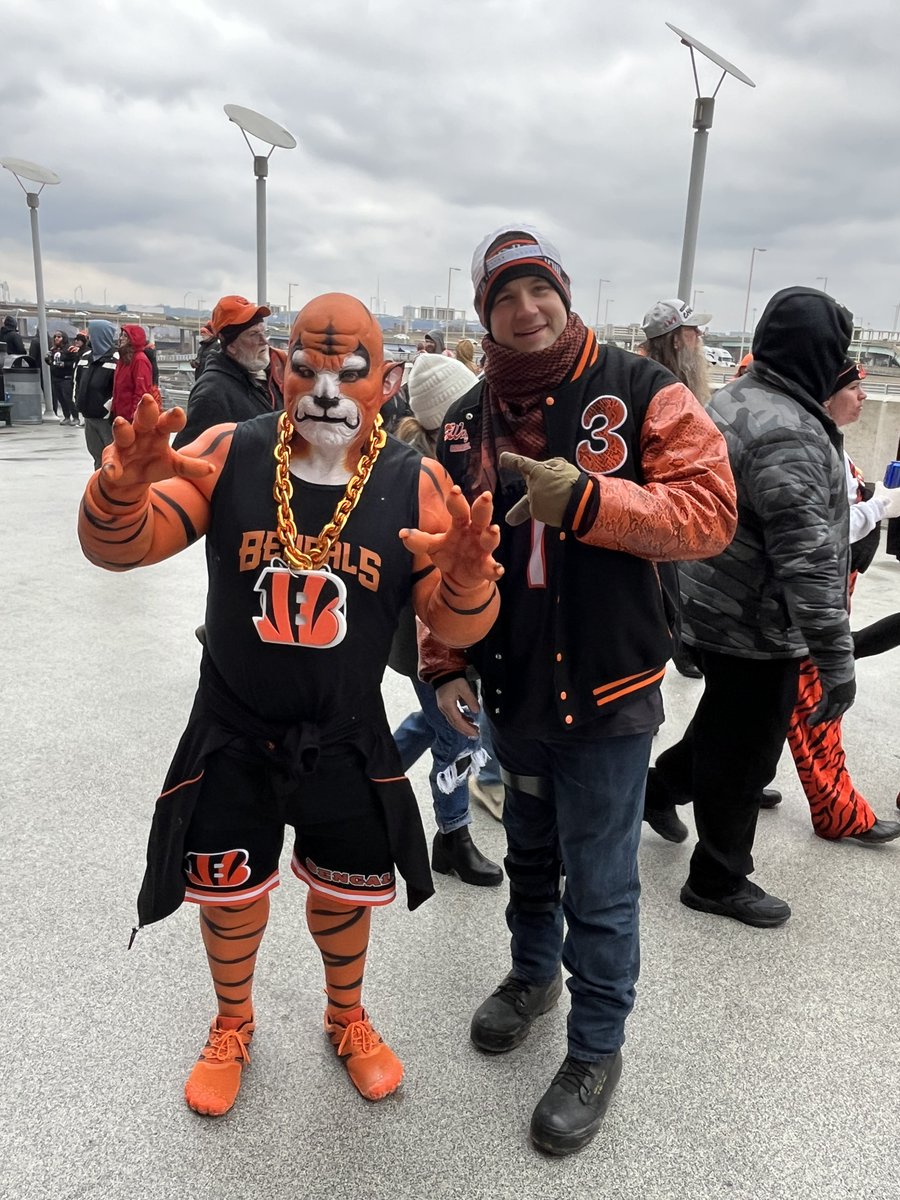 thebengalorian's tweet photo. I don’t know how to caption this… This dude is in a full silicone “Tiger/Man” suit and I love it. #RuleTheJungle https://t.co/4Vu27typgR