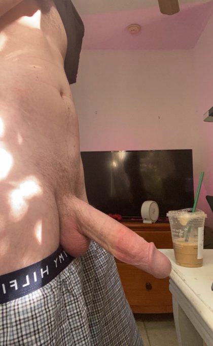 Starbucks and 🍆 anyone? 🤓 https://t.co/0CGDAoomrm<a href="/tag/interracial"class="tags"><span>#interracial</span></a>