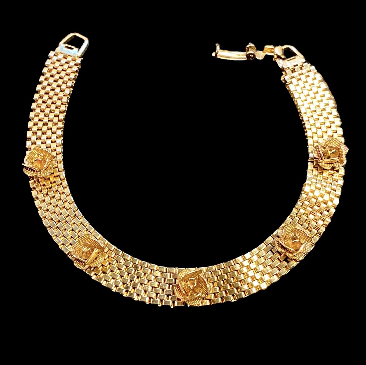 Vintage Gold Tone Mesh Bracelet with Flower Rose Buds  #FestiveEtsyFinds #gold #mesh #rosebud #flower #bracelet #vintage #Fashion #Jewelry #Gifts etsy.me/3M8I3gC via
@Etsy
