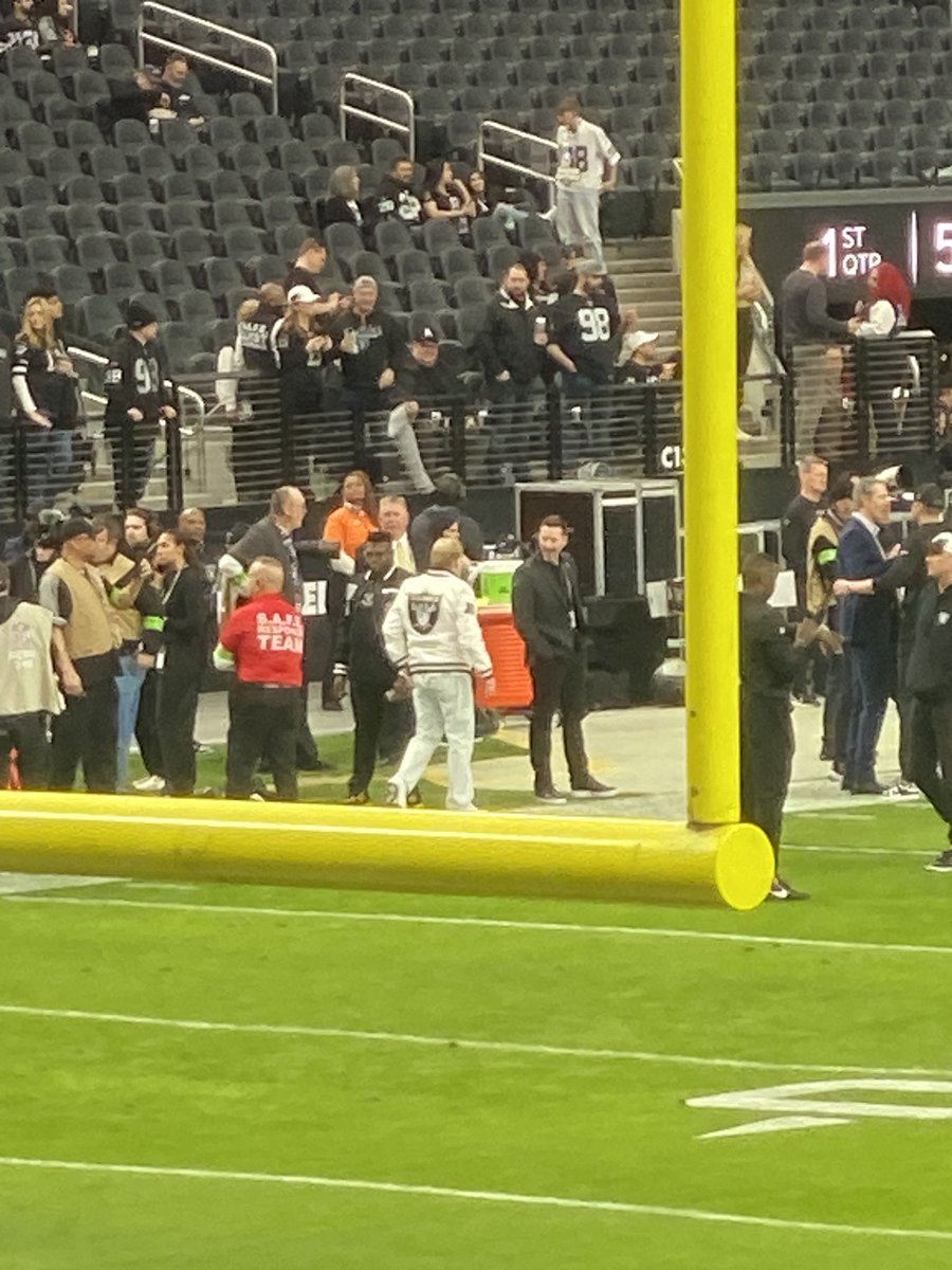 QuinnEarley11's tweet photo. @PatMcAfeeShow Mark Davis is back in the stonewash jeans. Raiders by 30! Just win baby! https://t.co/XZZljiRmF0