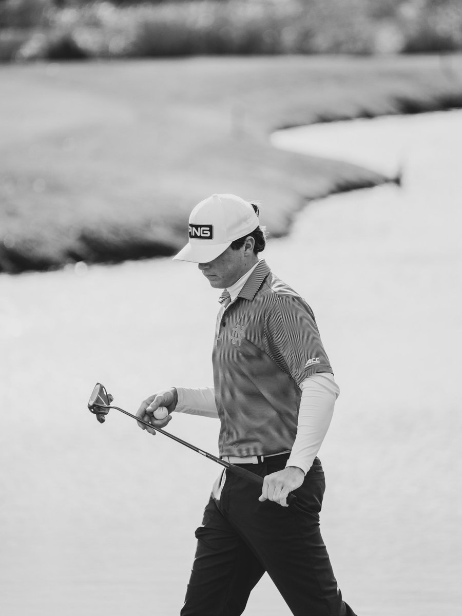 Jacob Modleski, on-site alternate and Notre Dame Freshman, carded a birdie on 17 to finish as the leader in the Clubhouse at 1-under. Blades Brown is also at 1-under with two to play, chasing down his lead. 🔥

Leaderboard: bit.ly/3TMsW0Q