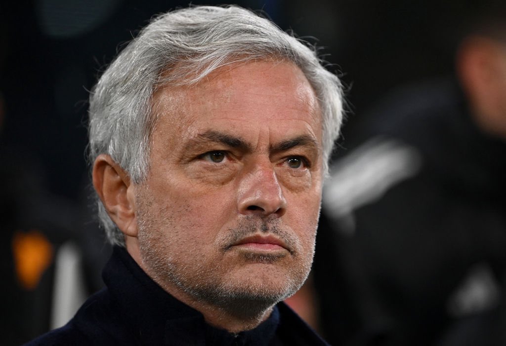 ESnomanu's tweet photo. 🎙 José Mourinho:

“El Madrid tiene catorce Champions y Mbappé cero. Yo creo que es Mbappé el que necesita al Real Madrid y no al contrario”. https://t.co/oyQkr2pj6f