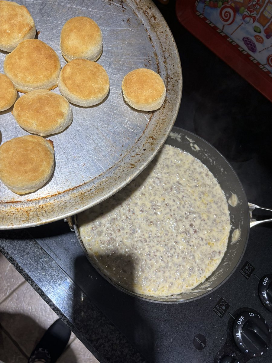 knotsandboots's tweet photo. So if your milkshake brings all the boys to the yardโฆdo my #biscuitsandgravy bring all the boys (and girls) to MY yard? ๐ #southernmom #comedian #milf #yesicancooktoo #bejelly #yummy https://t.co/tGDKX2w7z7 https://t.co/YoDjTr9UzU