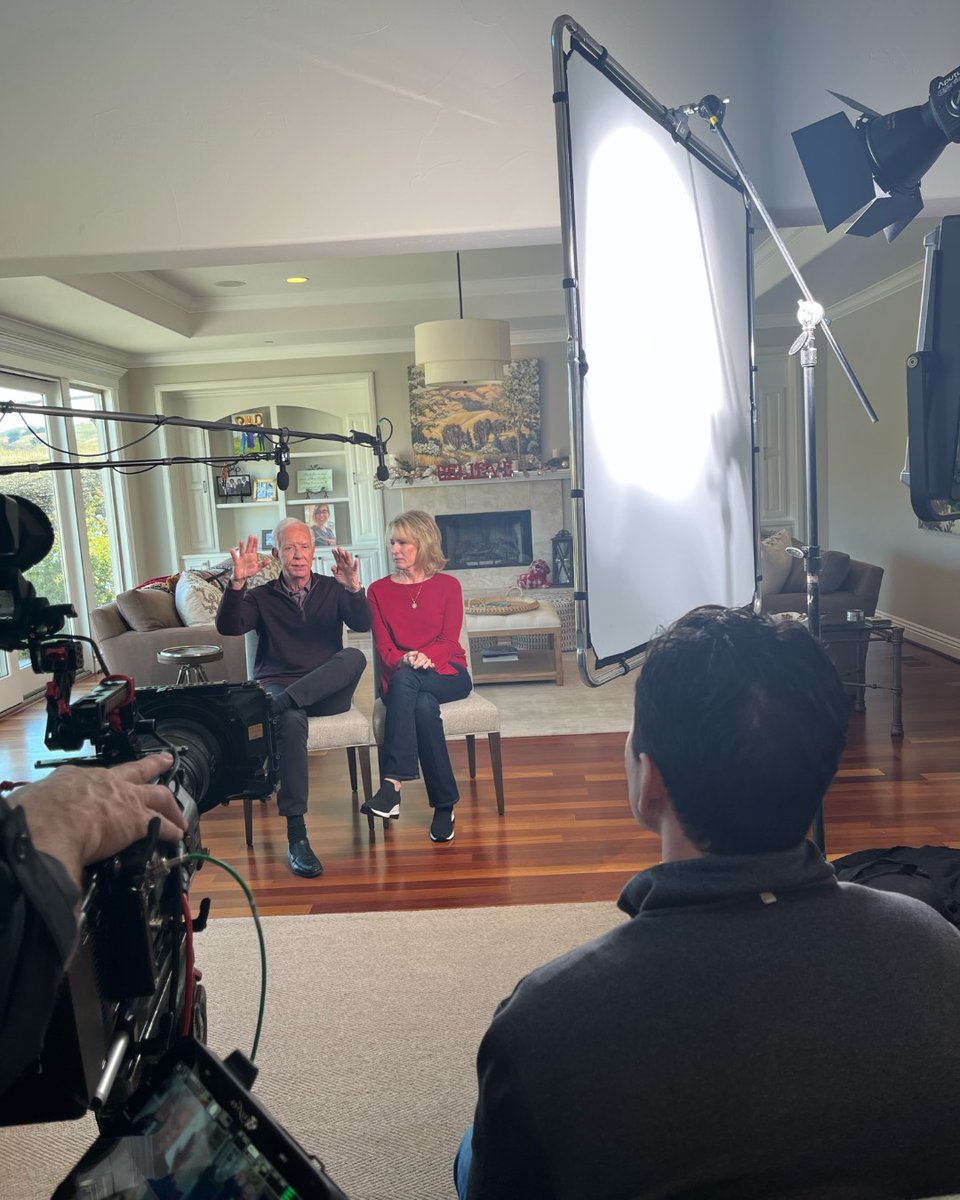 Captsully's tweet photo. Reminder: Don't miss my interview tonight at 8 ET/PT on #TheWholeStory with @AndersonCooper on @CNN. We'll explore the enduring lessons of #Flight1549, a testament to the power of preparedness and collective courage. #CaptSully https://t.co/yImMEEbnZW