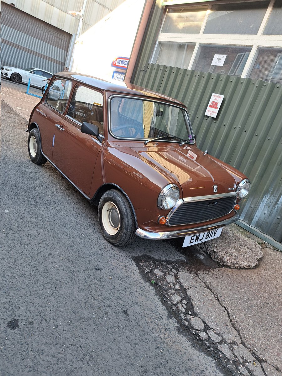 crm_auto's tweet photo. This mini came in for a few jobs recently. It's in amazingly, original condition. https://t.co/a2i25LlDem
