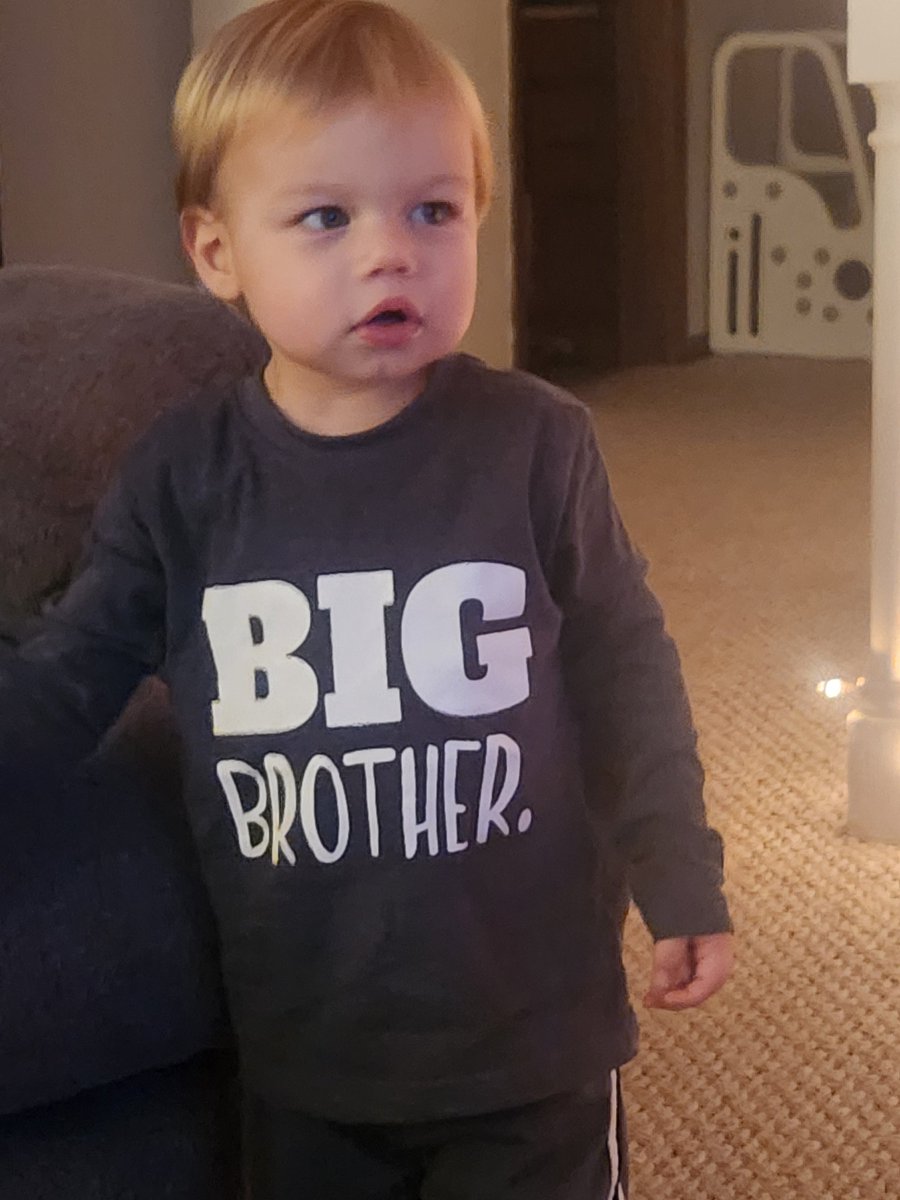 skaarjordan2's tweet photo. Little man is excited to announce his upcoming promotion!! We couldn't be more excited to expand our family!! #boyhouse or #50/50?? https://t.co/2AogJl6kyX