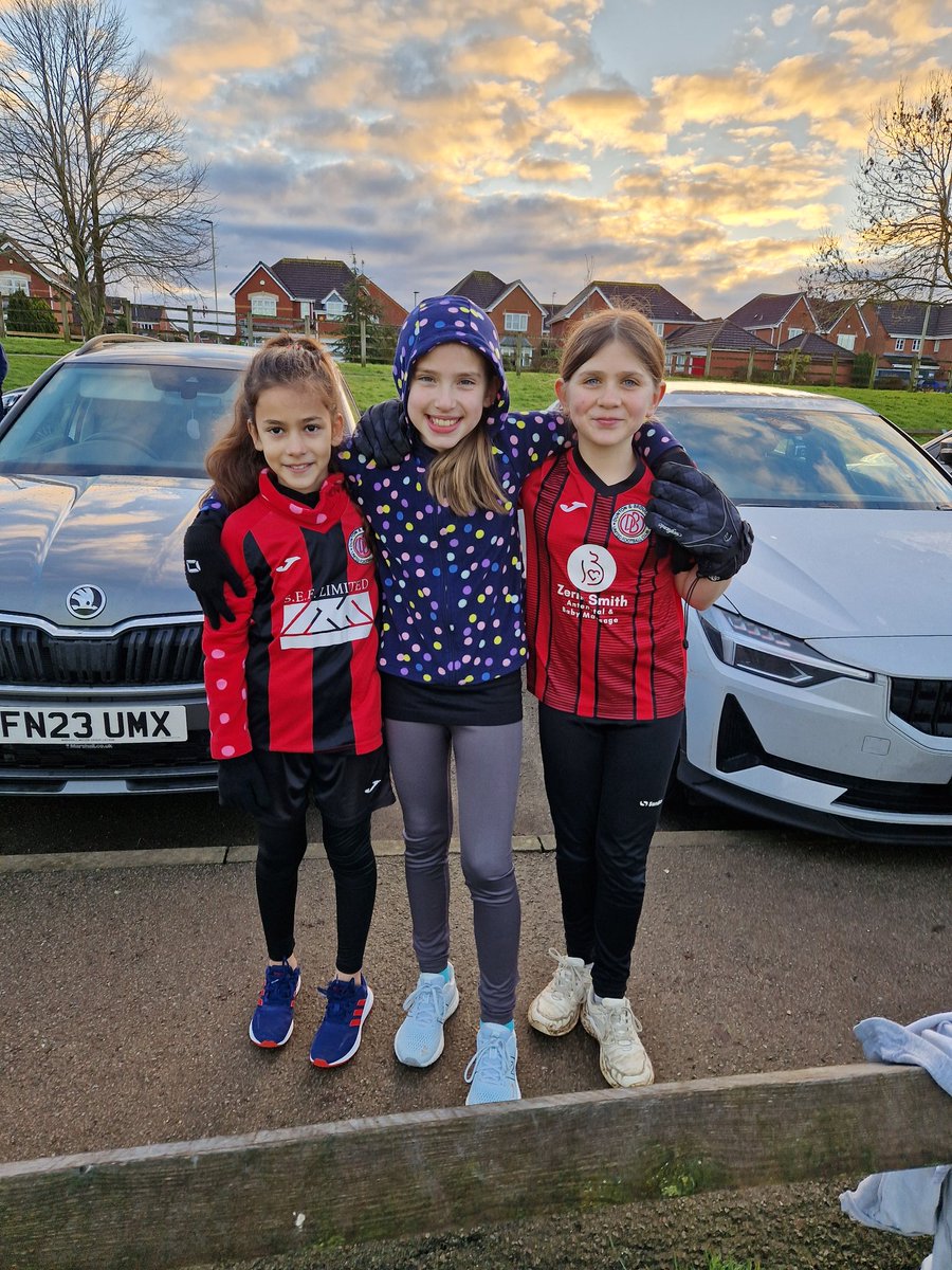 luttjunparkrun's tweet photo. It was a chilly and muddy 1st junior parkrun of 2024!
👏🏻 Thank you to all of our fabulous volunteers.
🥳 We had 25 parkrunners including 2 PBs and 8 first timers, including some girls from Dunton &amp; Broughton United FC U11 Ravens &amp; Warriors. https://t.co/WDBK6Y5k9h