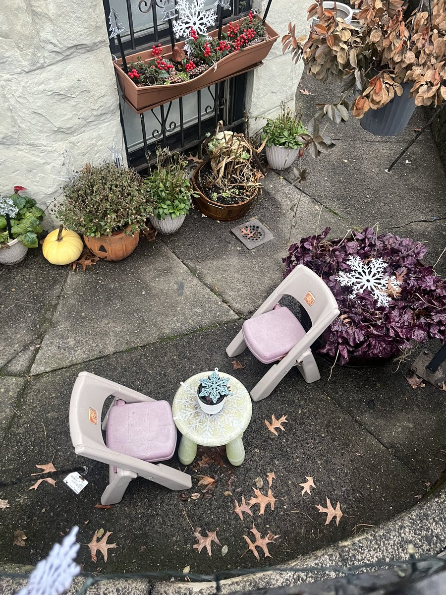 Smoking a cig here >>>