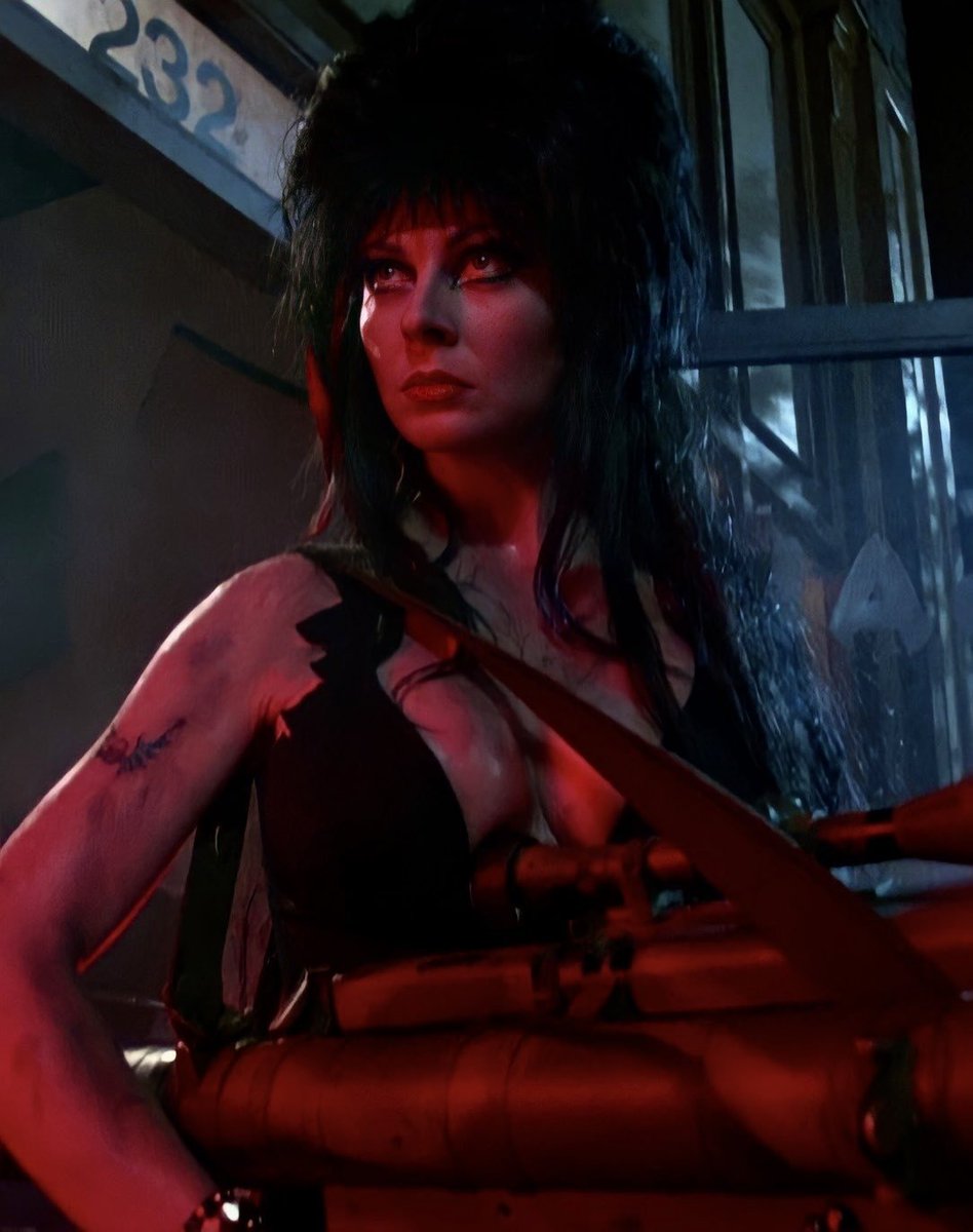 Elvira: Mistress of the Dark (1988)