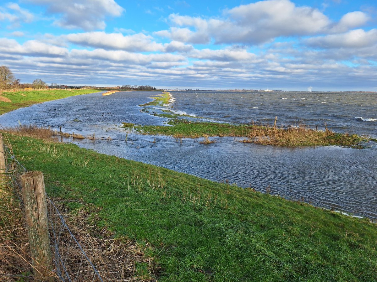 Erg hoog water met de Oostewind. Nog nooit gezien.