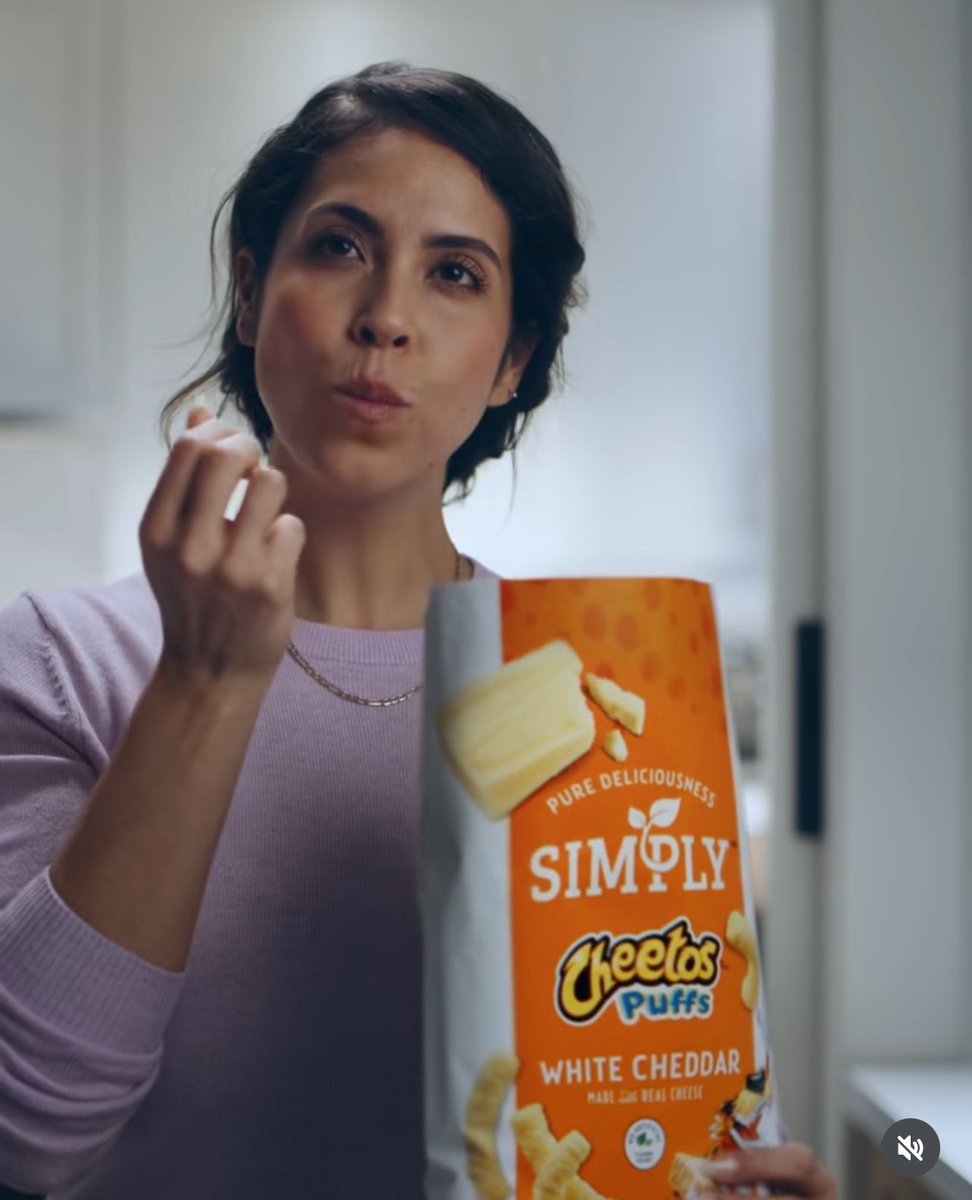 HorrorGuerrero's tweet photo. If you thought I wasn’t invading your screens enough… There’s gonna be a a new dancing chips commercial I’m in💕
PS got to do over 80 takes with different flavor chips 😬 #BestDayAtWork https://t.co/ZpUE86gFmp