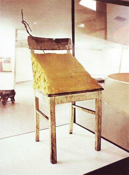GinaChoy_'s tweet image. Reclining Dreams 

1. @lilyillo Expand the proposition
2. @studio_brasch Aikebana N°195
3. Joseph Beuys, Fat Chair, 1964-1985

#NFTCuration