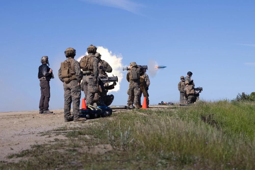 GenDischarge's tweet photo. U.S. Marines firing the MAAWS on Marine Corps Base Camp Pendleton, California. #USMarineCorps #MarineCorps #USMarines #MarineBase https://t.co/EkzJv6EVQh