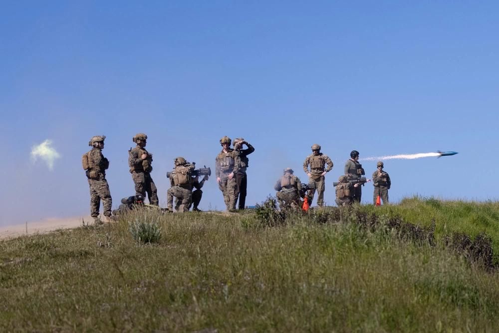 GenDischarge's tweet photo. U.S. Marines firing the MAAWS on Marine Corps Base Camp Pendleton, California. #USMarineCorps #MarineCorps #USMarines #MarineBase https://t.co/EkzJv6EVQh