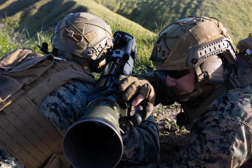 GenDischarge's tweet photo. U.S. Marines firing the MAAWS on Marine Corps Base Camp Pendleton, California. #USMarineCorps #MarineCorps #USMarines #MarineBase https://t.co/EkzJv6EVQh