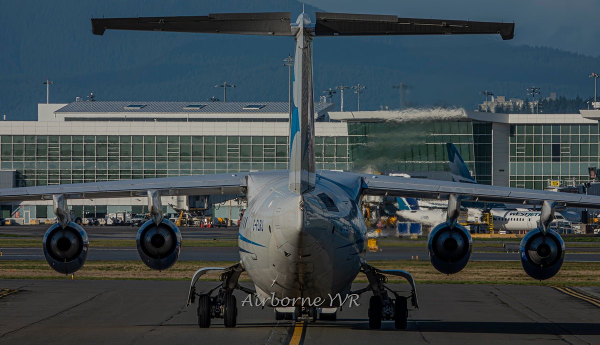 AirborneYVR's tweet photo. 🇨🇦@Fly_SummitAir
✈️Avro RJ85
📄C-FLRJ
📍@yvrairport
.
.
#YVR #avgeek #aviation #aviationlovers #aviationphotography #aviationdaily #planespotter #planespotting #photography #Boeing #Airbus #summitair https://t.co/AHMxktrDwZ