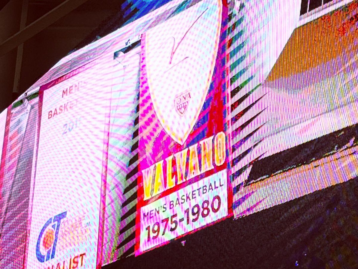 Loved being back in NewRo today for our @ionauniversity Alumni Board of Directors meeting. Added bonus getting to see our @IonaGaelsMBB for the second time this season. Tough L, but great to be a part of honoring Coach Jim Valvano with his banner raise!