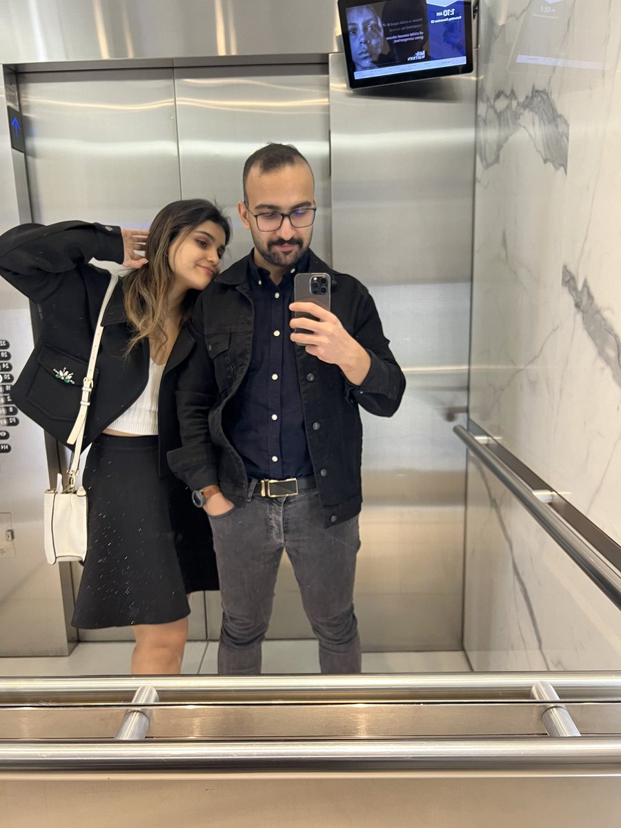 خب ما هم بازی🤣

از کانون قلمچی ۱۳۹۳ تا تورنتو ۱۴۰۲

این دوتا لیترالی اولین و آخرین عکسین که باهم گرفتیم:)))