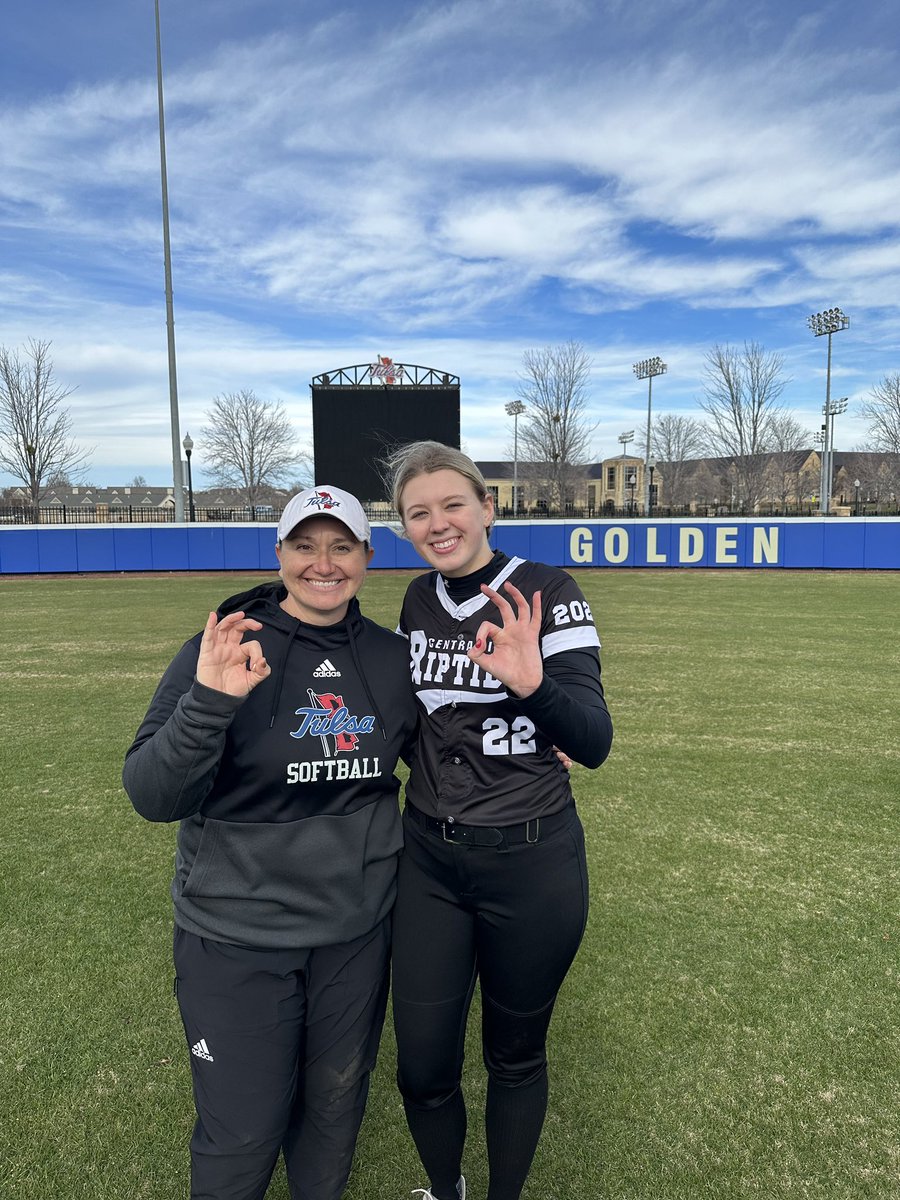 paytonjsmith_22's tweet photo. Thank you @TulsaSoftball for putting on a great camp today! I took away a lot of advice and enjoyed meeting everyone. @Strimp25 @S_Owens2323 https://t.co/u8nnvQcmsr